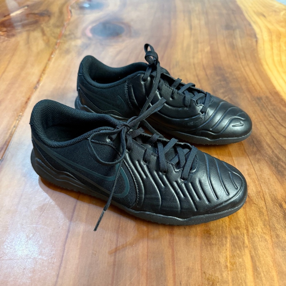 Nike Jr Tiempo Legend 10 Club DV4354 Size 4.5 youth Soccer Futball